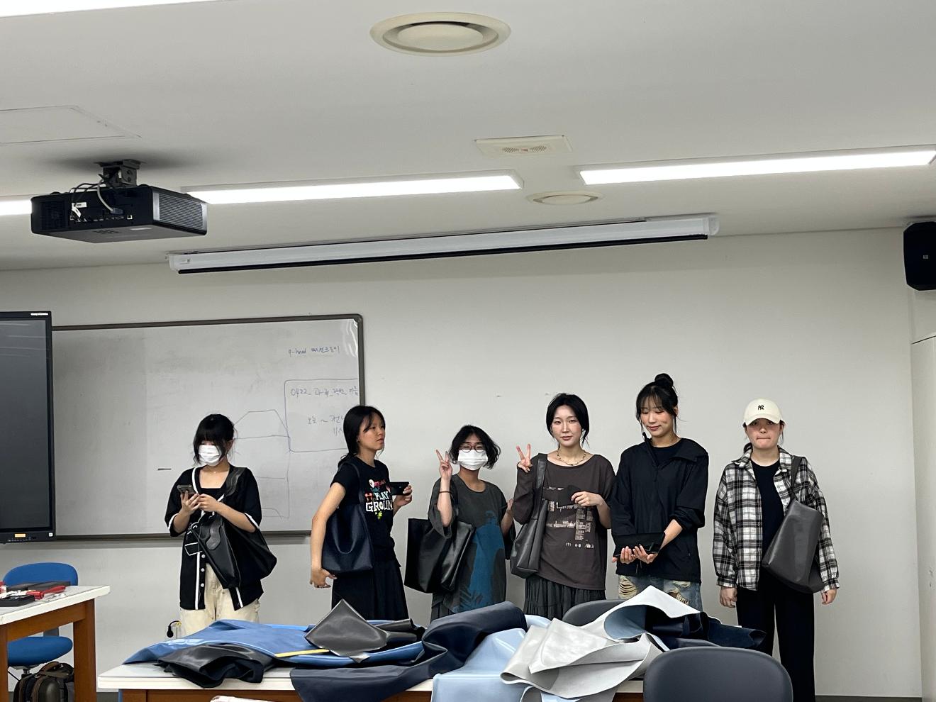 의상디자인전공, ‘가죽공예 워크숍’ 특강 개최